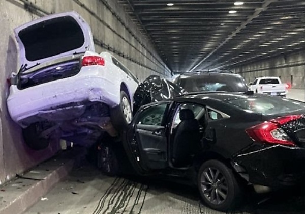 Tesla In ‘Self-driving Mode’ Suddenly Slams On Brakes Causing 8-vehicle Crash - autojosh 