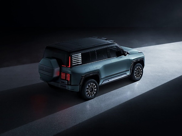 BYD's Yangwang Launches Defender-style U8 SUV, To Rival Upcoming