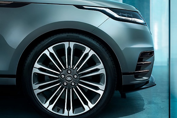 2024 Range Rover Velar Debuts With New Headlights-Taillights, Floating 11.4-inch Touchscreen - autojosh 
