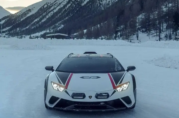 Watch The All-terrain Lamborghini Huracán Sterrato Play In The Snow And Ice - autojosh