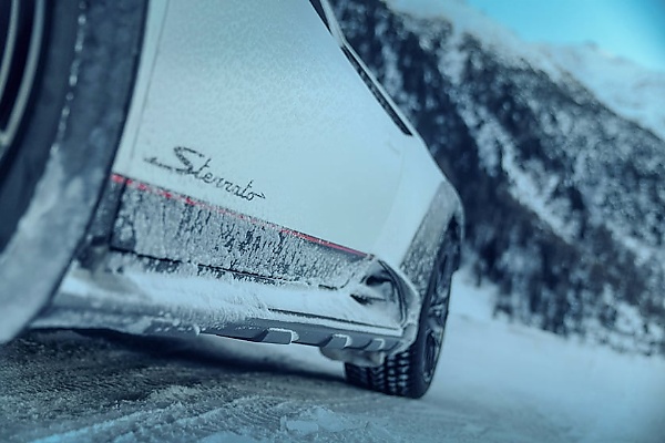 Watch The All-terrain Lamborghini Huracán Sterrato Play In The Snow And Ice - autojosh 