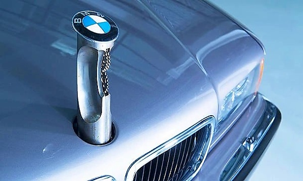 This Gadget-filled BMW 750iL Starred In The James Bond Movie 'Tomorrow Never Dies' - autojosh 
