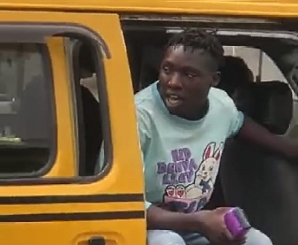 Today's Photos : Amid Cash Scarcity, Lagos Commercial Bus Conductor Offers Payment Through PoS - autojosh 