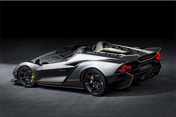 Lamborghini Launches One-Off Invencible And Autentica Supercars, The Last of The Pure V12