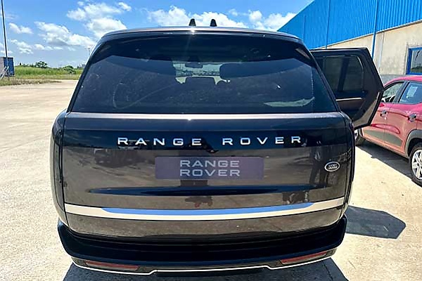 Today's Photos : Latest Range Rover Spotted On The Nigerian Road - autojosh 