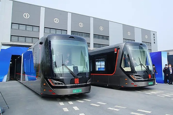 Today's Photos : 231-passenger LiDAR Guided Articulated Bus System Starts Operation In China - autojosh
