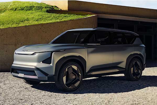 Kia’s new EV5 electric SUV is not due for its official release until later this month. However, new leaked images show the compact SUV in full. We got our first look at the Kia EV5 in