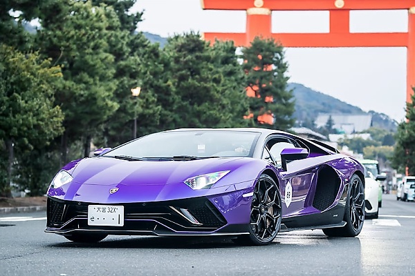Lamborghini Parades 251 Cars To Celebrate 60th Anniversary, Sets Guinness World Record - autojosh 