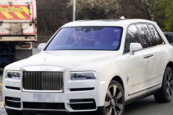 Man City Star Haaland Caught Using Phone While Driving His ₦600m Rolls-Royce Cullinan, Faces £200 Fine - autojosh
