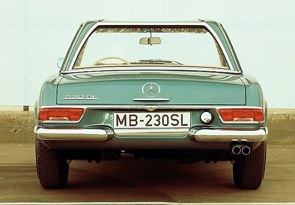 The Mercedes-Benz 230 SL “Pagoda” Debuted 60 Years Ago - autojosh 
