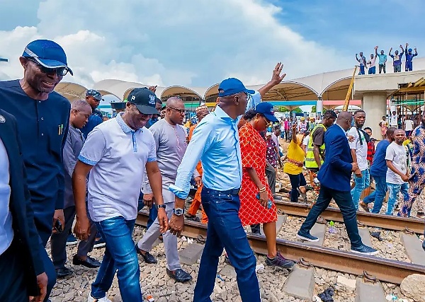 We’ll Deliver Red Line Rail Before End Of Our First Term, Sanwo-Olu Reassures Lagosians - autojosh 