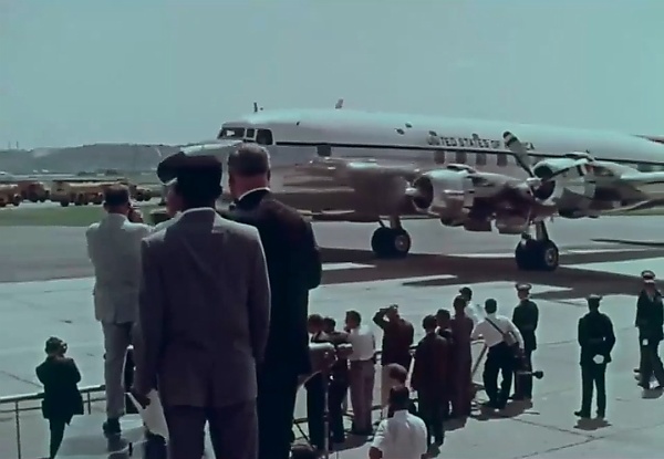 Moment PM Sir Tafawa Balewa Arrived At The White House To Meet US President John F. Kennedy (Video) - autojosh 