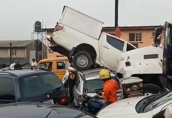 4-vehicle Crash In Gbagada Causes Gridlock As LASTMA, FRSC Partners To Reduce Truck Accident In Lagos - autojosh