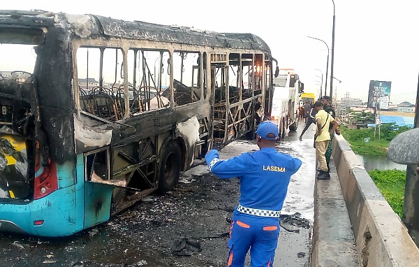 BRT Bus Set Ablaze Following Head-on Collision With Commercial Bus, Killing The Danfo Driver Instantly - autojosh 