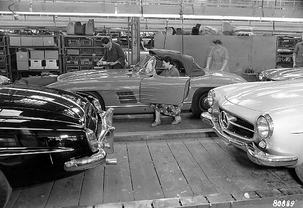 “Factory 56” : Mercedes-Benz Assembly Lines From The Past - autojosh 