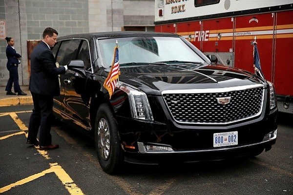 Photos : 8-inch Thick Armored Doors Of U.S President's Limo Are As Heavy As Boeing 757 Cabin Door - autojosh 