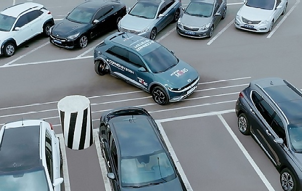 Hyundai's E-corner System Allows Crab Driving, 360-degree Turning, Solved Parallel Parking For Good - autojosh 