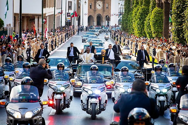 King Of Morocco Loves Picking His Guests At The Airport In His Open-top Mercedes 600 Pullman - autojosh