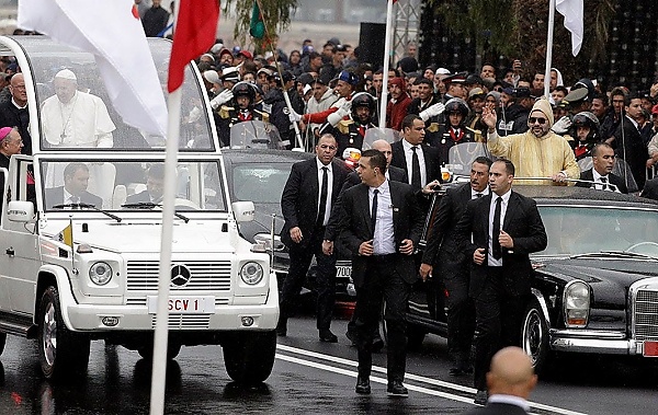 King Of Morocco Loves Picking His Guests At The Airport In His Open-top Mercedes 600 Pullman - autojosh 
