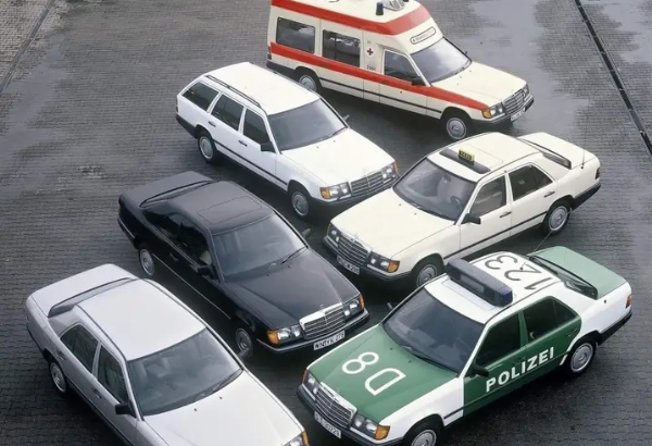 Today's Photos : Mercedes W124 As A Police Car, Ambulance, Taxi, Two-door Coupe, Station Wagon - autojosh