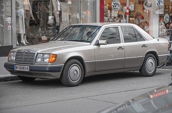 Well Maintained Mercedes-Benz W124 'V-Boot' Cruising Majestically On The Nigerian Road - autojosh 