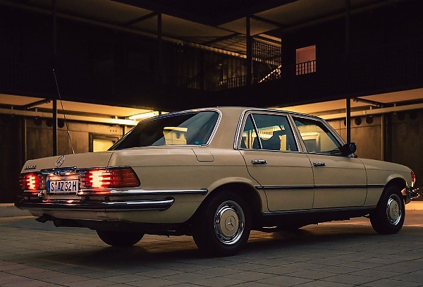 Today's Photos : The W116 And W223, Two Mercedes S-Class Sedans Separated By 48 Years - autojosh 