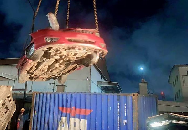 No Casualty As 20ft Container Crushes Toyota Camry In Lagos - autojosh 