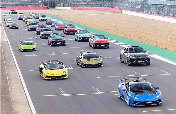 More Than 380 Lamborghini Models Raced Together To Mark The Brand’s 60th Anniversary - autojosh