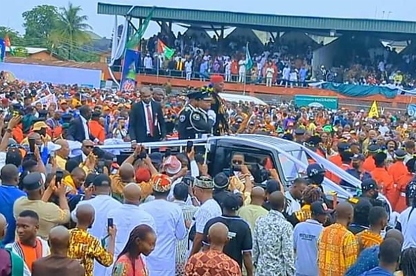 Newly Sworn-in Abia Governor Alex Otti Rides In A Parade Car Made By Innoson - autojosh