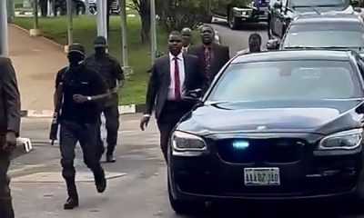 Watch : Security Aides Jog Alongside Atiku's Armored BMW As He Arrive In Court To Challenge Tinubu’s Victory - autojosh