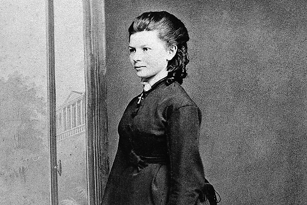 Carl Benz's Wife, Bertha, Taught Her Husband And The World How To Drive The World's First Car - autojosh 