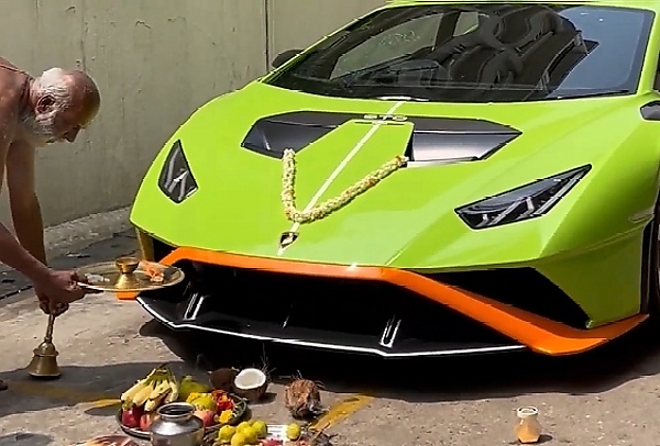 Hindu Priest Performs Rituals On New Lamborghini Huracan At The Showroom Before Delivery (Video) - autojosh 