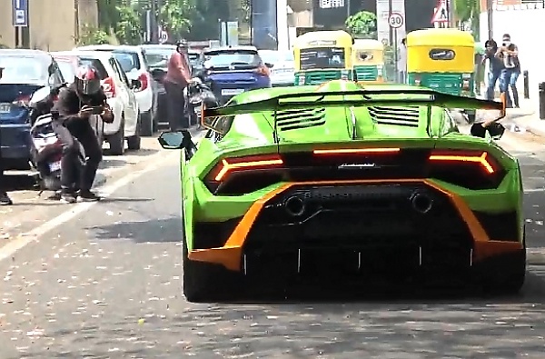 Hindu Priest Performs Rituals On New Lamborghini Huracan At The Showroom Before Delivery (Video) - autojosh 