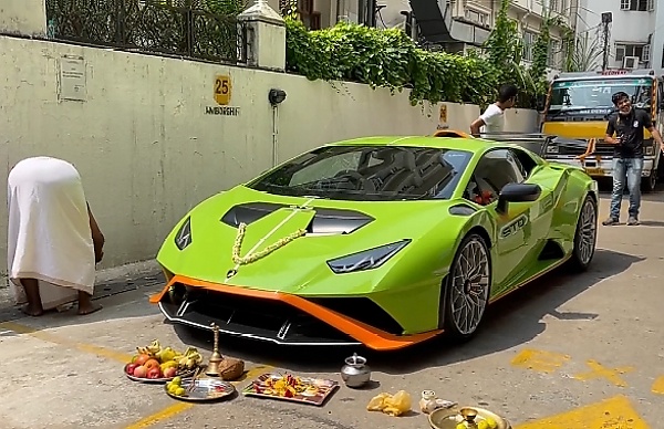 Hindu Priest Performs Rituals On New Lamborghini Huracan At The Showroom Before Delivery (Video) - autojosh 