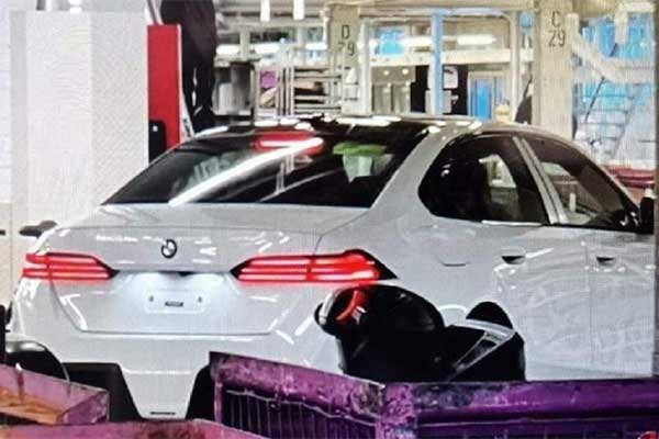 BMW 2024 i5 Official Photos Leaks Online, Looks Better Than Its i7 Big Brother