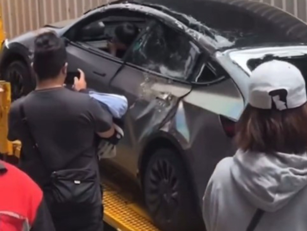 Moment A Sinkhole Swallows A Tesla Model Y In Taiwan - autojosh 