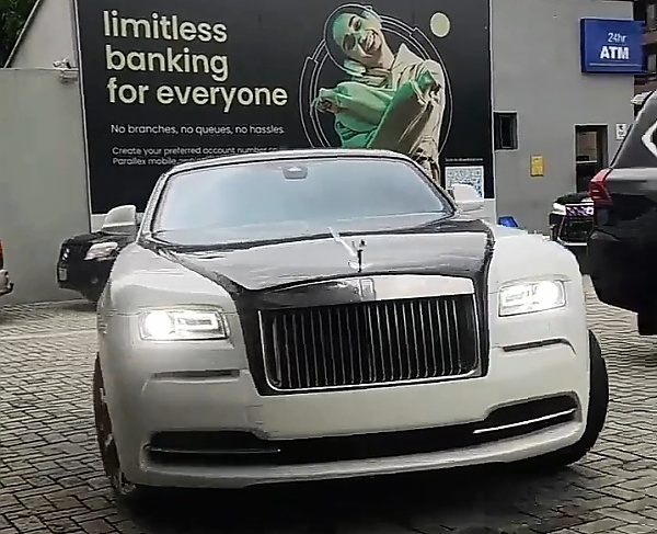 D’banj Partners With Parallex Bank, Singer Turned Up In A Rolls-Royce Wraith For Signing Ceremony - autojosh 