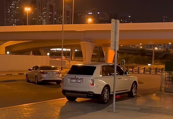 Man Left Keys To His ₦600M Rolls-Royce On The Bonnet For Hours To Show How Safe Dubai Is - autojosh 