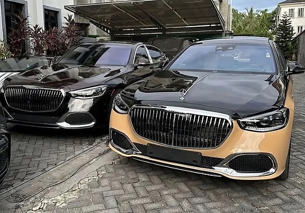 Double Trouble : Mercedes-Maybach And Mercedes-Maybach By Virgil Abloh  Parked Next To Each Other