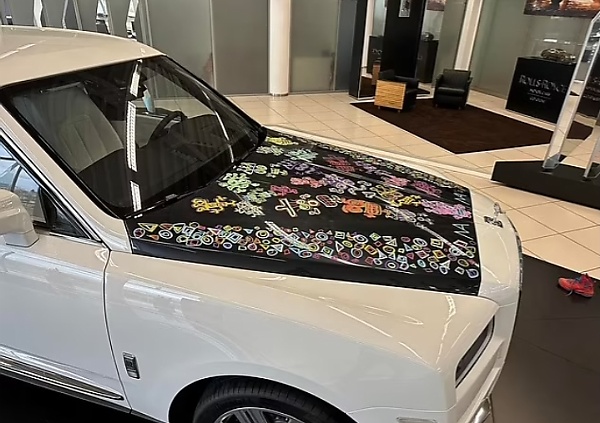 Rolls-Royce Cullinan Hand-painted By A 10-year-old Art Prodigy Sold For Staggering $450,000 - autojosh 