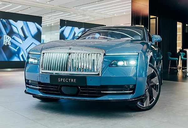 Rolls-Royce Spectre Electric Coupe Arrives At First UK Dealer Ahead Of Deliveries In Q4 2023 - autojosh 
