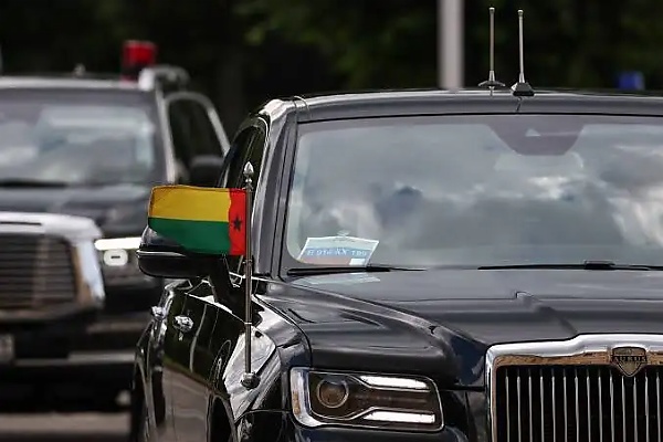 Photo News : African Leaders Chauffeured In Putin's Armored Aurus Limo During Russia-Africa Summit - autojosh 