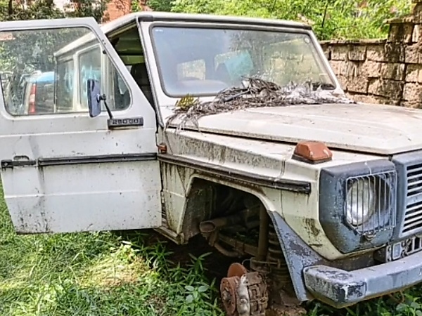 A Battered And Rusty 1994 Mercedes G-Wagon Body Sells For N13 Million At Auction In Kenya - autojosh 
