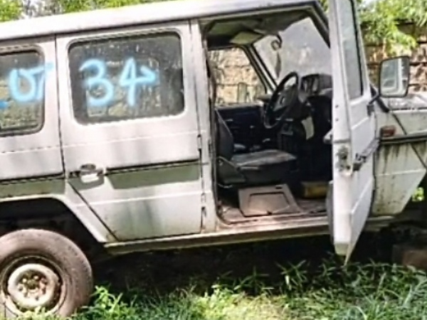 A Battered And Rusty 1994 Mercedes G-Wagon Body Sells For N13 Million At Auction In Kenya - autojosh 