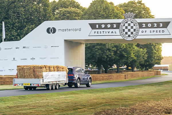 Bentley Bentayga Extended Wheelbase Sets New Towing Record At Goodwood Festival Of Speed - autojosh 