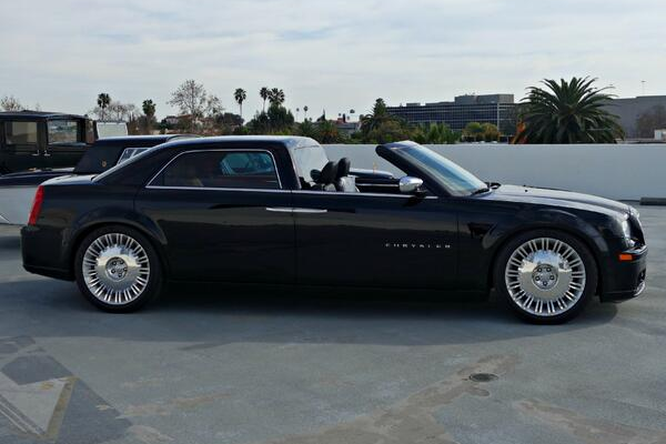 Today's Photos : Chrysler 300C Hollywood Limo Has Suicide Doors, No Roof Over Front Seats - autojosh