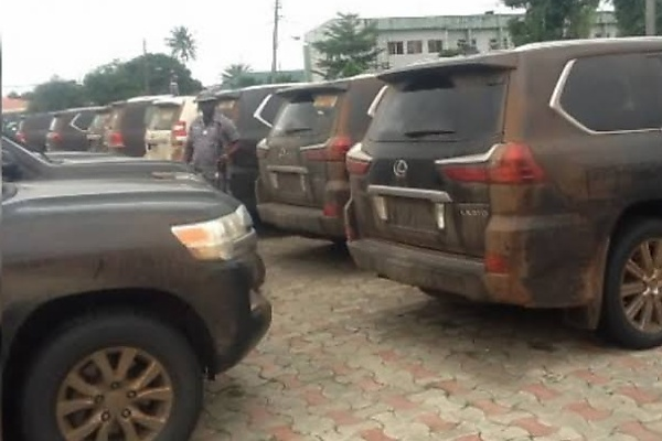 Fake Custom Officer Arrested After Duping Many With Promise To Help Them By Seized Vehicles Auctioned By NCS - autojosh 