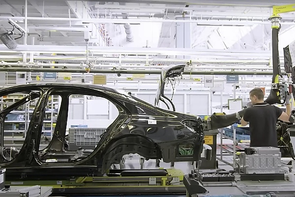 A Peek Into How The Mercedes-Benz S-Class Is Built At The 5G-enabled “Factory 56” - autojosh