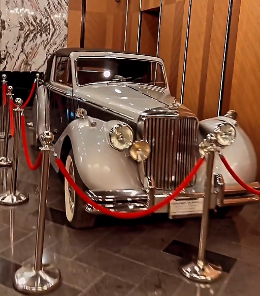 1950s Jaguar Mark V On Display At Gras Restaurant Lagos - autojosh 