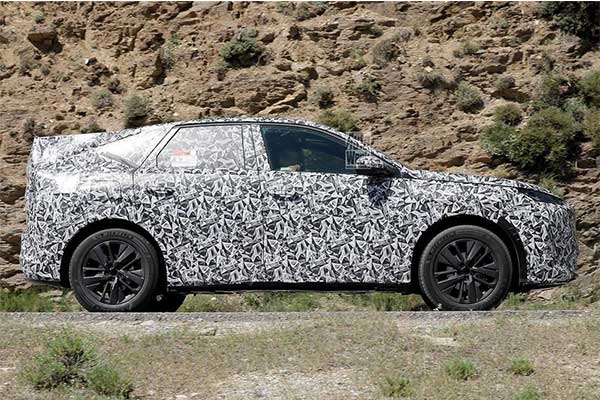 Spy Photos Of The All-New Peugeot e-3008 SUV Caught